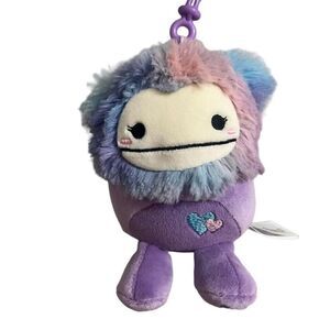 Eden The Bigfoot Valentines Squishmallow Clip